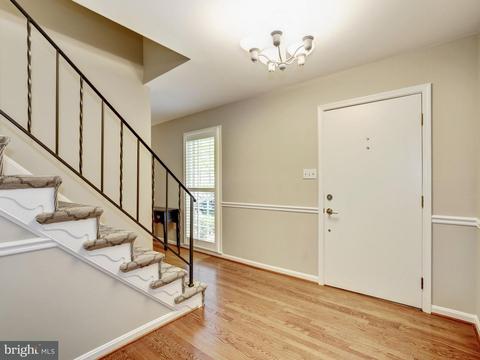 8708 Etta Dr, Springfield, VA 22152 photo 4