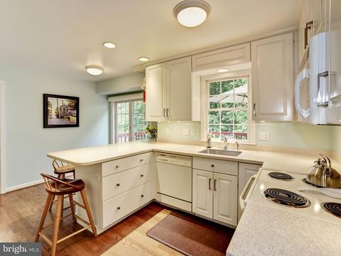 8708 Etta Dr, Springfield, VA 22152 photo 8