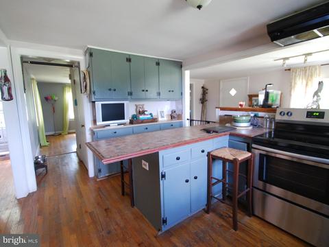10775 Cliff Mills Rd, Marshall, VA 20115 photo 4