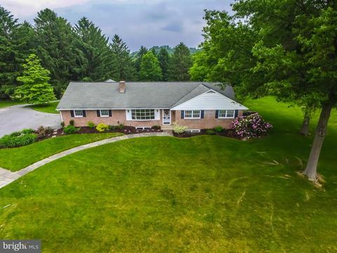 317 E Woods Dr, Lititz, PA 17543 photo 1