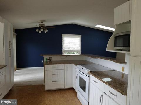 19003 Red Oak Ln, Triangle, VA 22172 photo 9