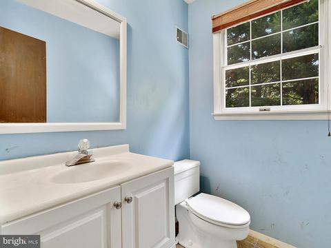 7016 Ben Franklin Rd, Springfield, VA 22150 photo 11