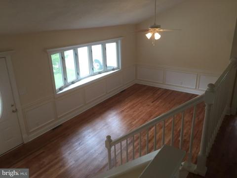 58 E Stephen Dr, Newark, DE 19713 photo 3