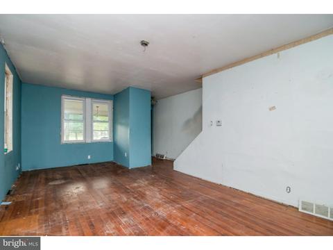 327 Middleton St, Riverside, NJ 08075 photo 13