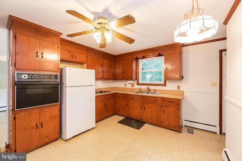 3901 Saint Paul Rd, Hampstead, MD 21074 photo 8