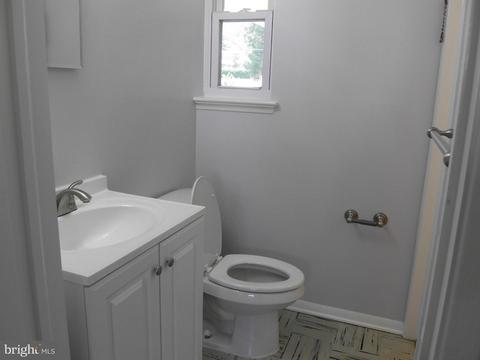 7601 Gresham St, Springfield, VA 22151 photo 11
