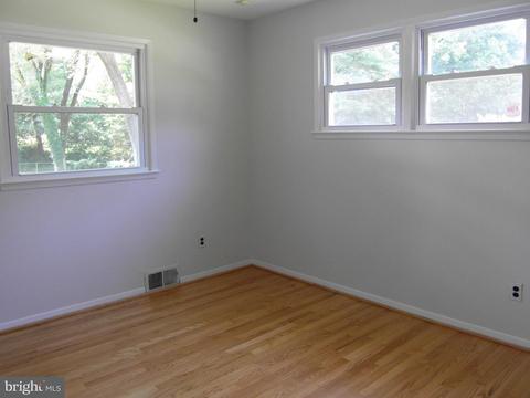 7601 Gresham St, Springfield, VA 22151 photo 8