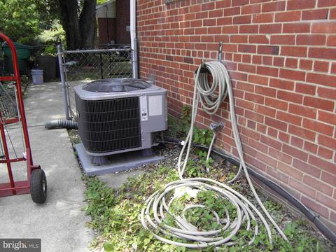 7601 Gresham St, Springfield, VA 22151 photo 23