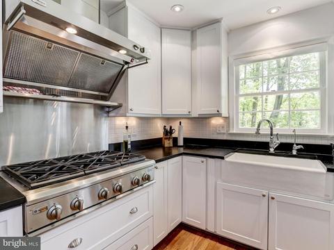1101 Flor Ln, Mclean, VA 22102 photo 10