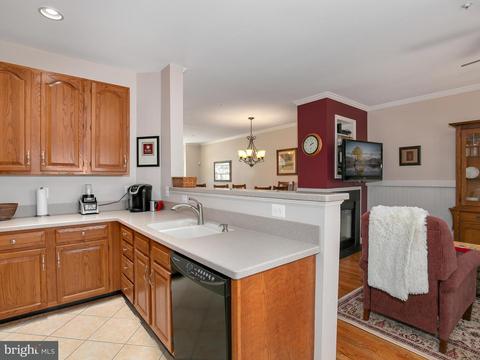 8852 Briarcliff Ln, Frederick, MD 21701 photo 13