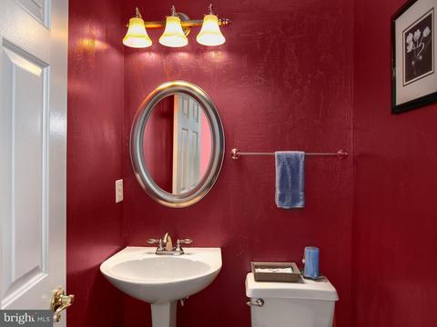 8852 Briarcliff Ln, Frederick, MD 21701 photo 6