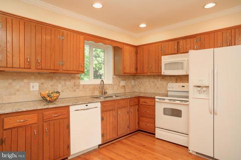 1818 Baldwin Dr, Mclean, VA 22101 photo 9