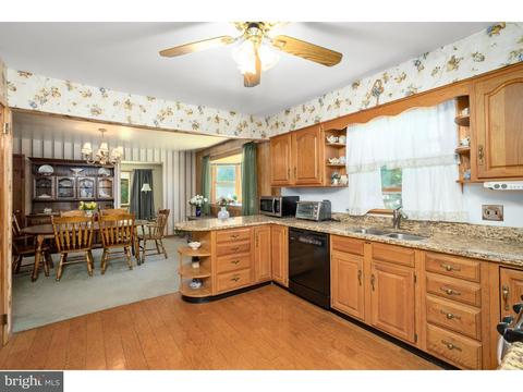585 Klockner Rd, Hamilton, NJ 08619 photo 3