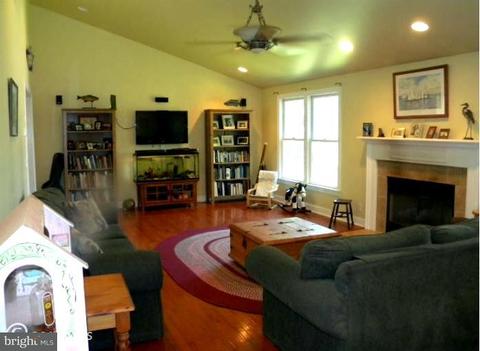 427 Maple Leaf Dr, Edgewater, MD 21037 photo 3