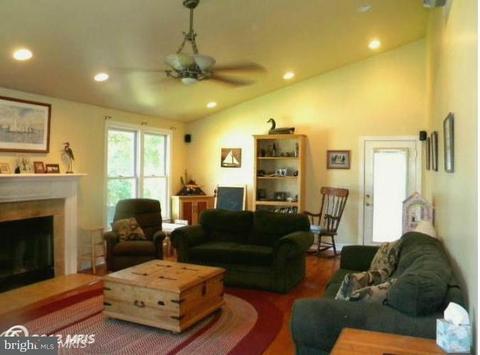 427 Maple Leaf Dr, Edgewater, MD 21037 photo 2