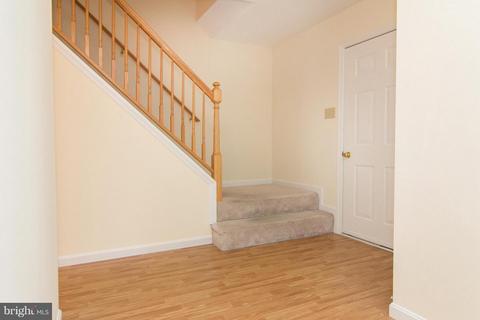 718 Collier Ct, Westminster, MD 21158 photo 2