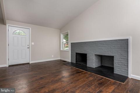 11900 Ivanhoe St, Silver Spring, MD 20902 photo 2