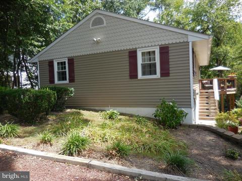 221 C St, Pasadena, MD 21122 photo 1