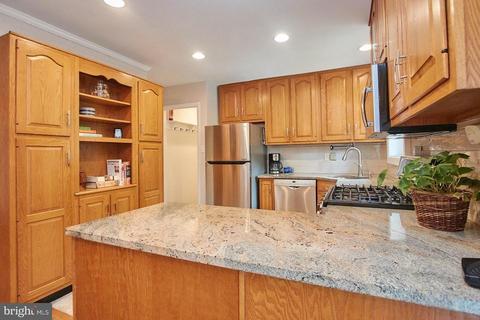 7414 Long Pine Dr, Springfield, VA 22151 photo 5