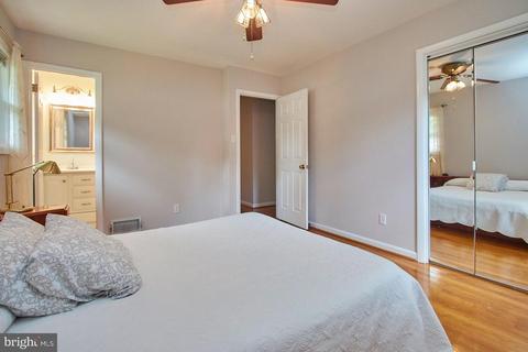 7414 Long Pine Dr, Springfield, VA 22151 photo 9