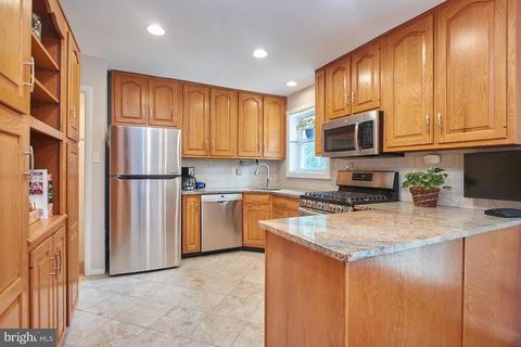 7414 Long Pine Dr, Springfield, VA 22151 photo 6