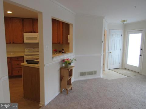 5806 Duke Ct, Frederick, MD 21703 photo 4