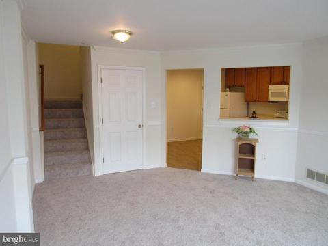 5806 Duke Ct, Frederick, MD 21703 photo 3