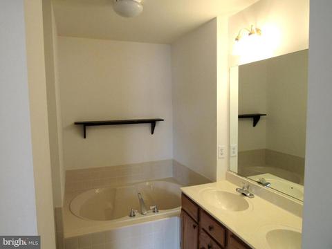 5806 Duke Ct, Frederick, MD 21703 photo 13
