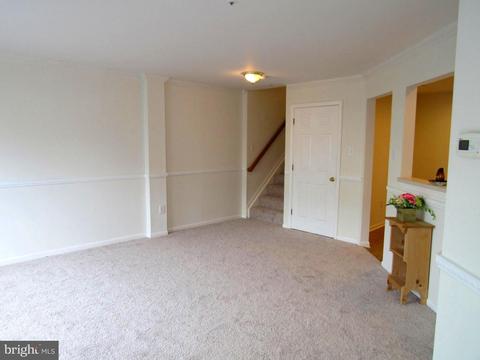 5806 Duke Ct, Frederick, MD 21703 photo 2