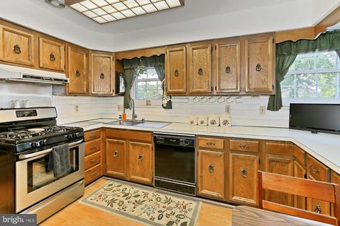 7303 Inzer St, Springfield, VA 22151 photo 9