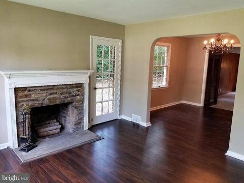 816 Maple Ln, Riverside, NJ 08075 photo 5