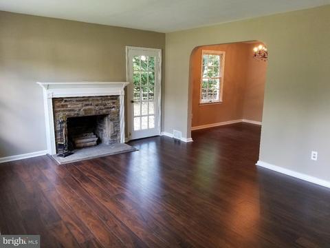 816 Maple Ln, Riverside, NJ 08075 photo 3