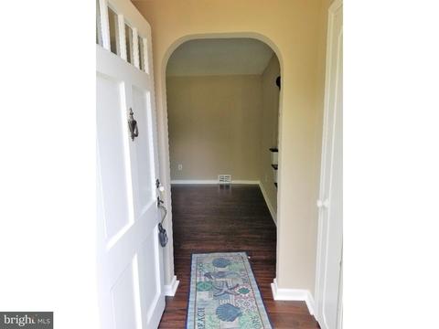 816 Maple Ln, Riverside, NJ 08075 photo 2