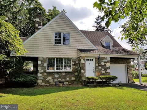 816 Maple Ln, Riverside, NJ 08075 photo 1