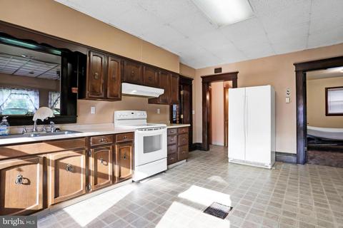 37 Main St, Hancock, MD 21750 photo 6
