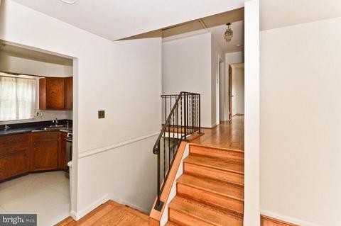 9126 Kinzer St, Lanham, MD 20706 photo 6