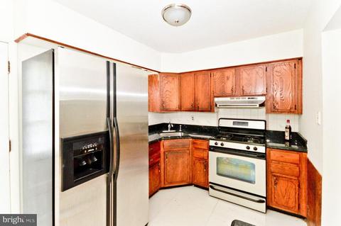 9126 Kinzer St, Lanham, MD 20706 photo 8