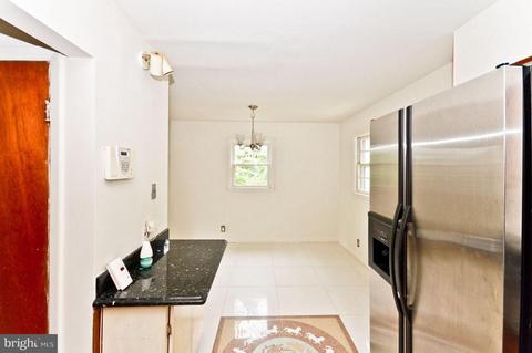 9126 Kinzer St, Lanham, MD 20706 photo 9