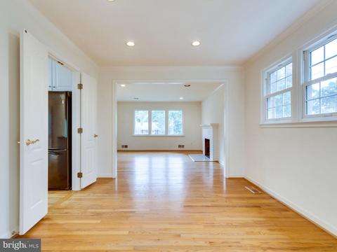 5307 Nutting Dr, Springfield, VA 22151 photo 13