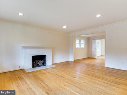 5307 Nutting Dr, Springfield, VA 22151 photo 9