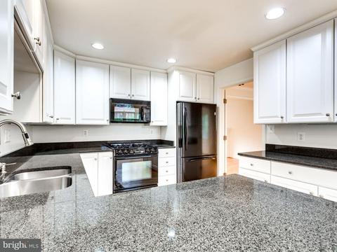 5307 Nutting Dr, Springfield, VA 22151 photo 17