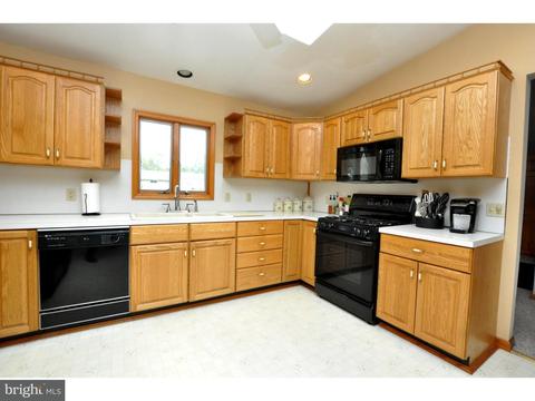 633 Monroe St, Riverside, NJ 08075 photo 8