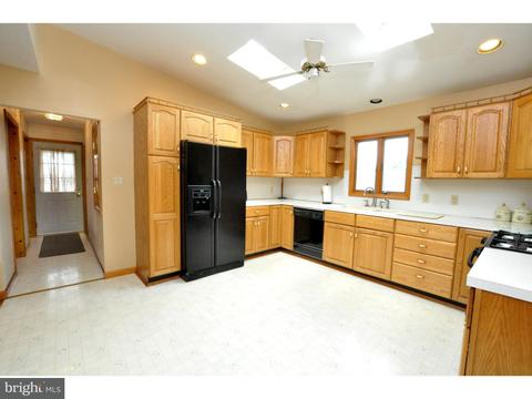 633 Monroe St, Riverside, NJ 08075 photo 6