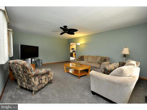 633 Monroe St, Riverside, NJ 08075 photo 3