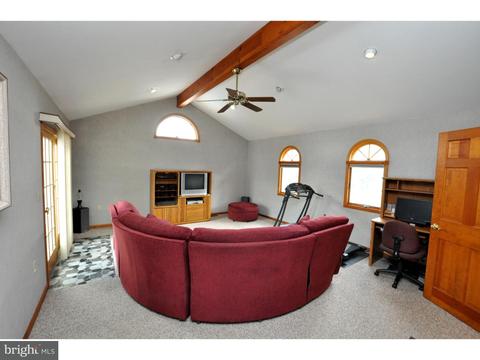 633 Monroe St, Riverside, NJ 08075 photo 9