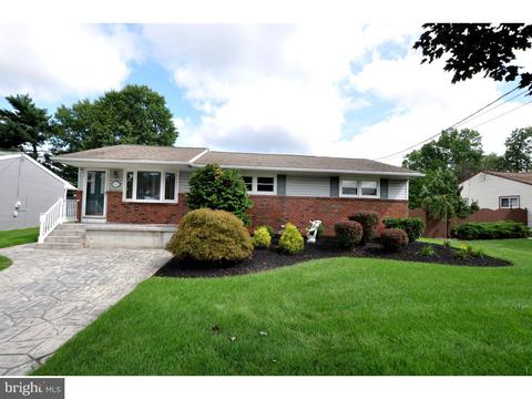 633 Monroe St, Riverside, NJ 08075 photo 1