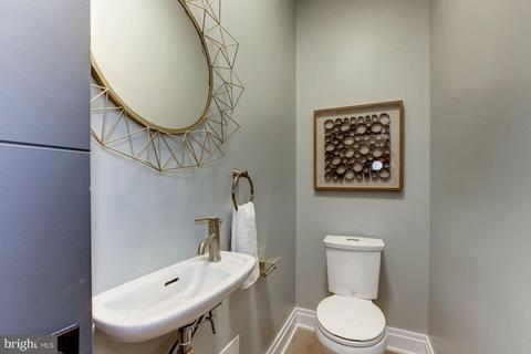 329 Bryant St NE, Washington, DC 20002 photo 15