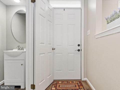 9370 Breamore Ct, Laurel, MD 20723 photo 13