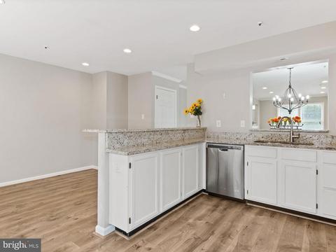 9370 Breamore Ct, Laurel, MD 20723 photo 11