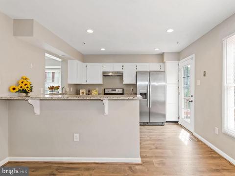 9370 Breamore Ct, Laurel, MD 20723 photo 9